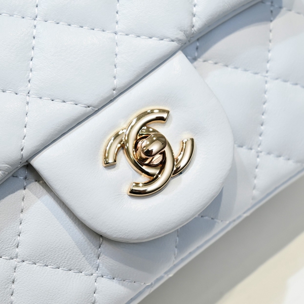 シャネルバッグ素材ディテール